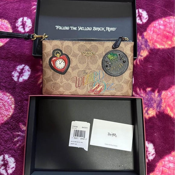 Limited edition Coach Wizard of Oz wristlet. - Picture 3 of 3